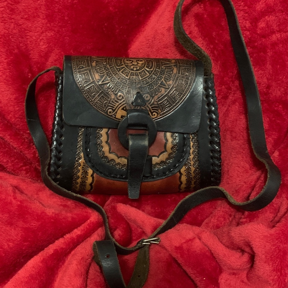 Artisan Leather Crossbody Bag in Black and Brown